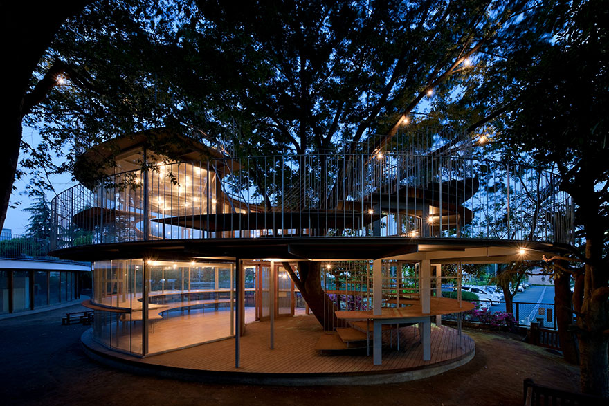 kindergarten-around-tree-zelkova-fuji-tezuka-architects-17