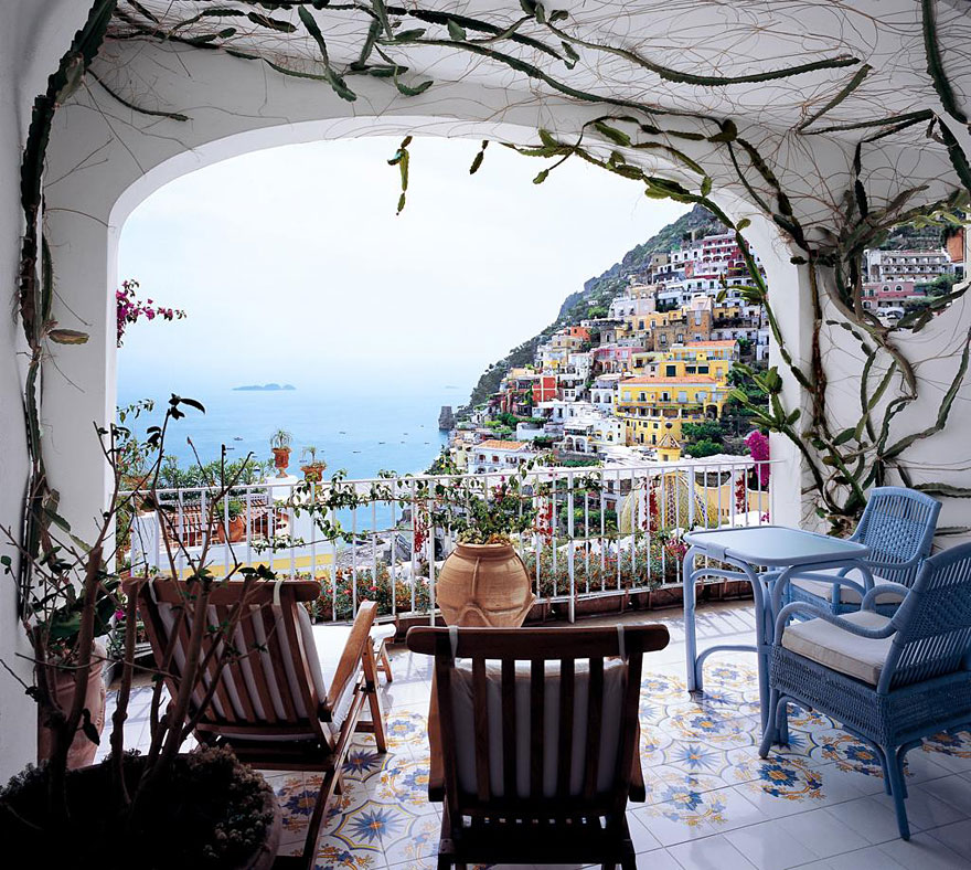 rooms-with-amazing-view-29__880